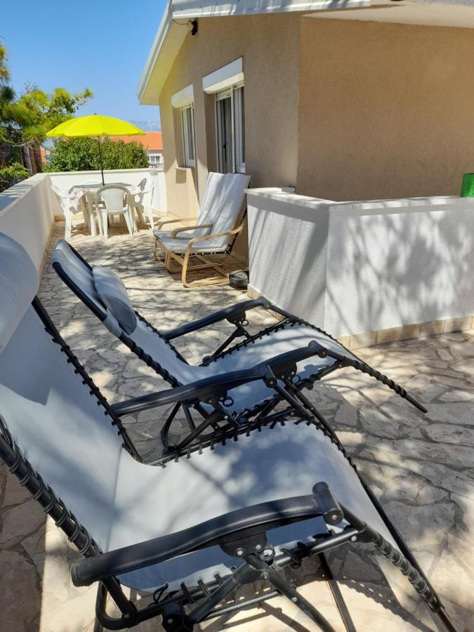 Familien Ferienhaus Vir Croatia 150M Strand Restaurant Einkaufen Eksteriør billede