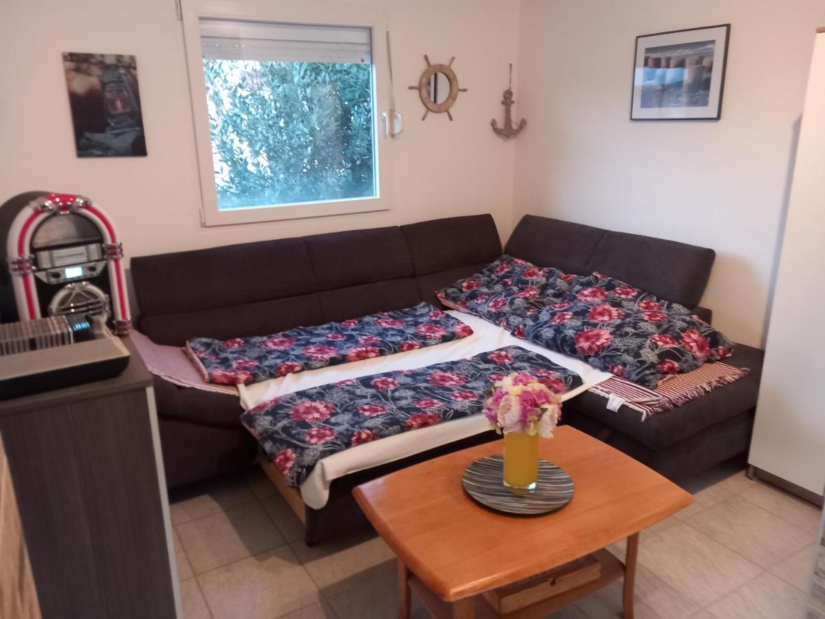 Familien Ferienhaus Vir Croatia 150M Strand Restaurant Einkaufen Eksteriør billede