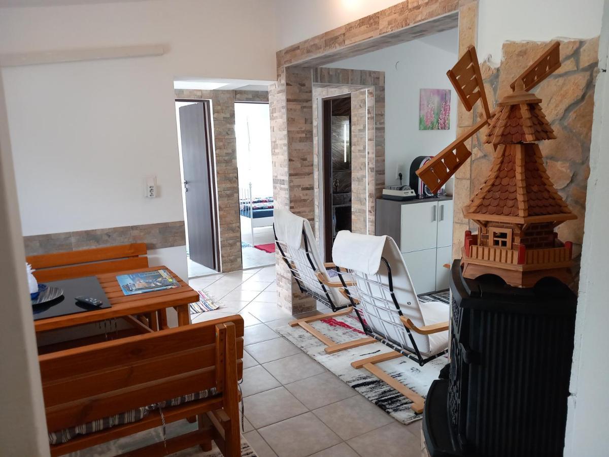 Familien Ferienhaus Vir Croatia 150M Strand Restaurant Einkaufen Eksteriør billede