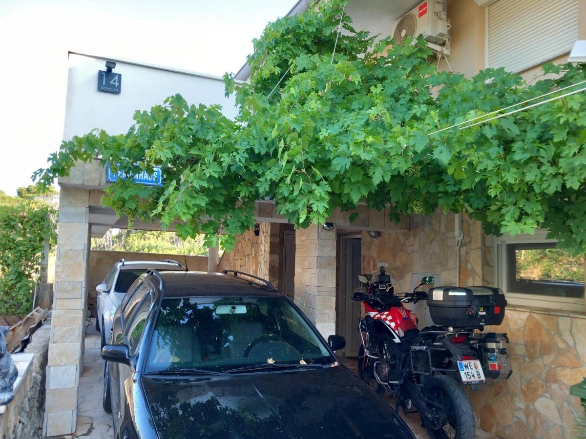 Familien Ferienhaus Vir Croatia 150M Strand Restaurant Einkaufen Eksteriør billede